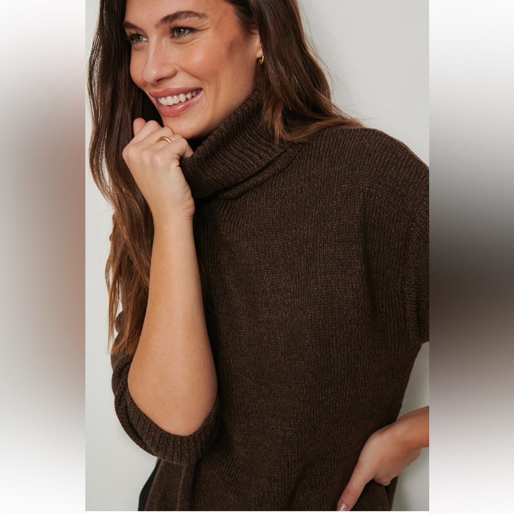 NA-KD Melange High Neck Knitted Long
Sleeve Sweater